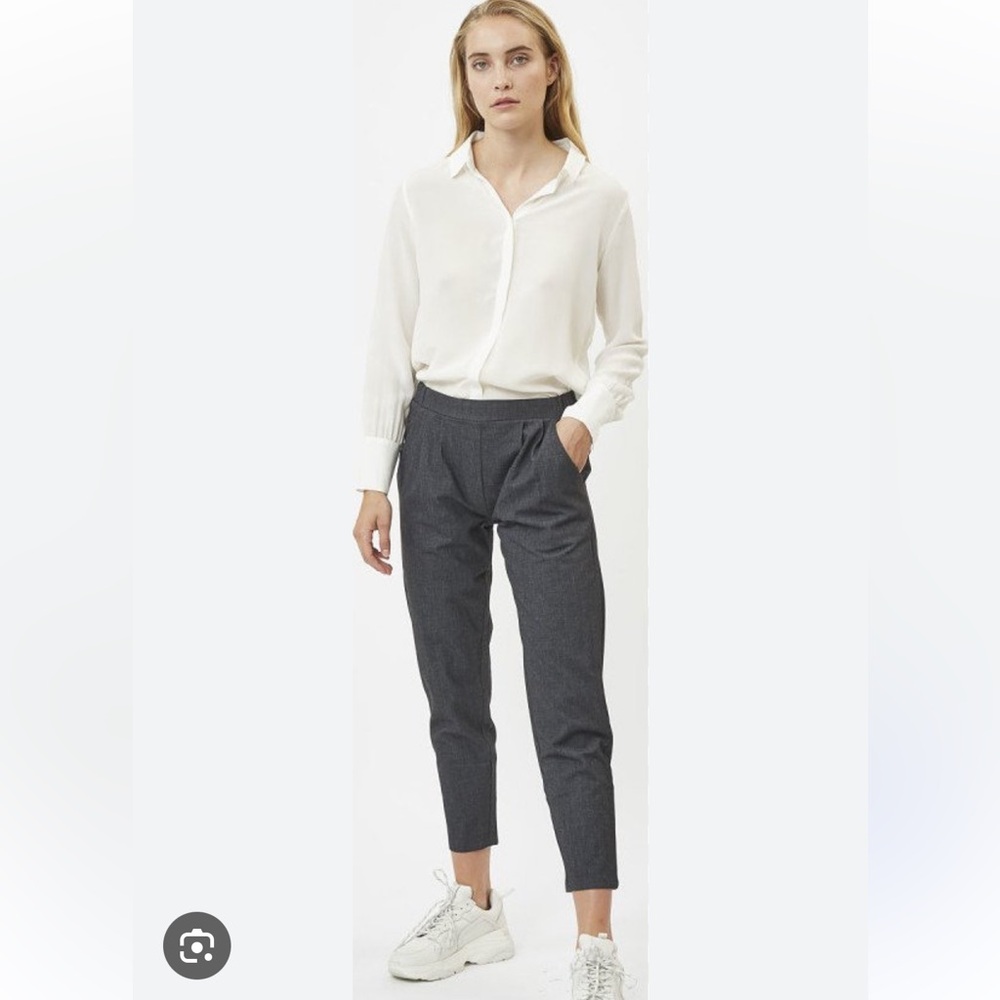 Minimum Sofja Pleated Tapered Pant